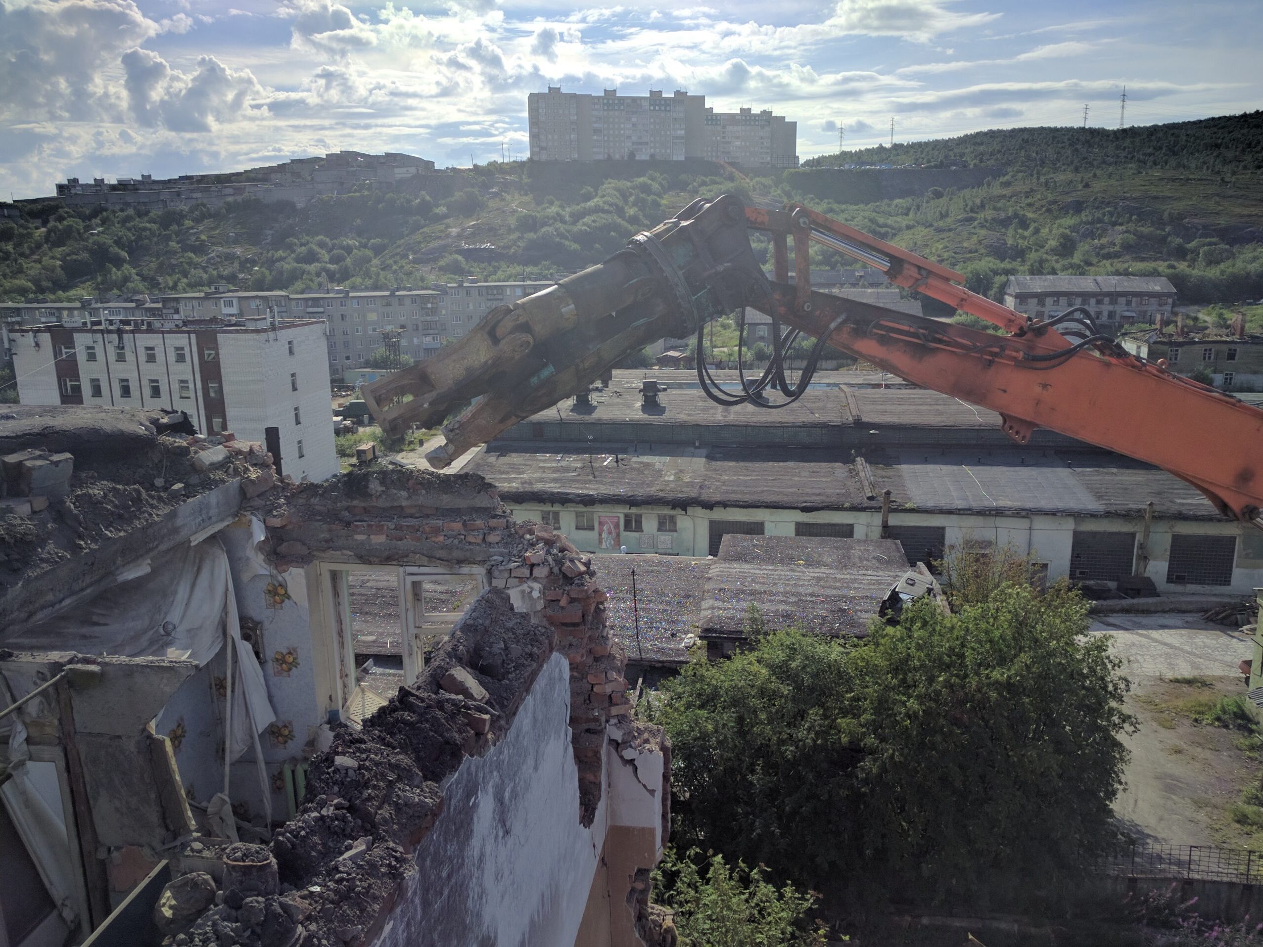 Демонтаж зданий